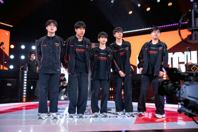 JDG đánh bại LYON, vào bán kết gặp BLG