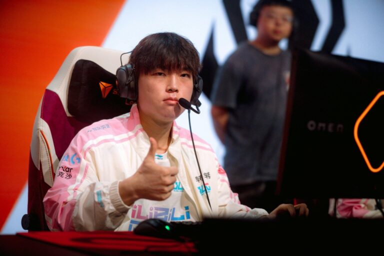 BLG hủy diệt G2, giành tấm vé đầu tiên vào Playoffs