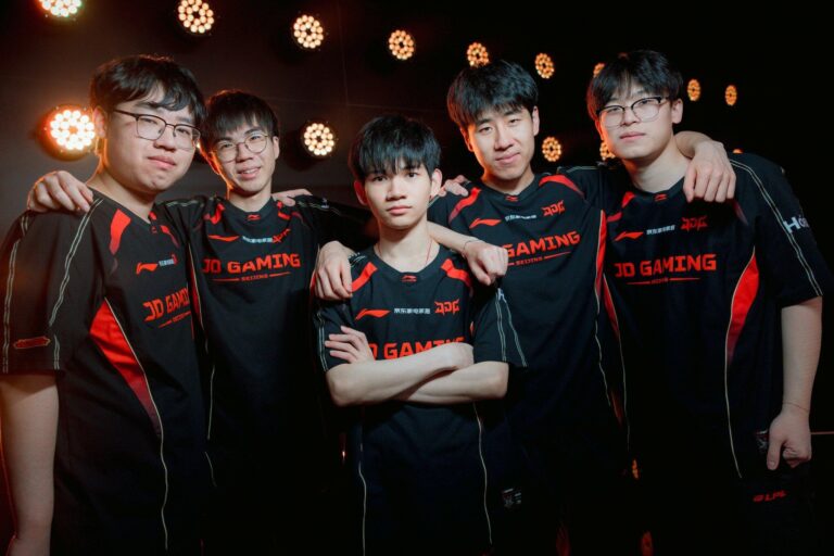 JDG hủy diệt LOUD, tranh vé vớt cùng LYON